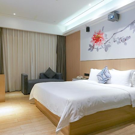 Paco Hotel-Guangzhou Tiyu Xilu Metro Branch Bagian luar foto