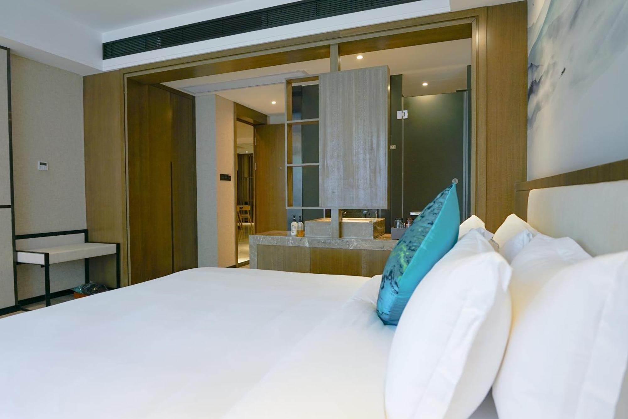 Paco Hotel-Guangzhou Tiyu Xilu Metro Branch Bagian luar foto