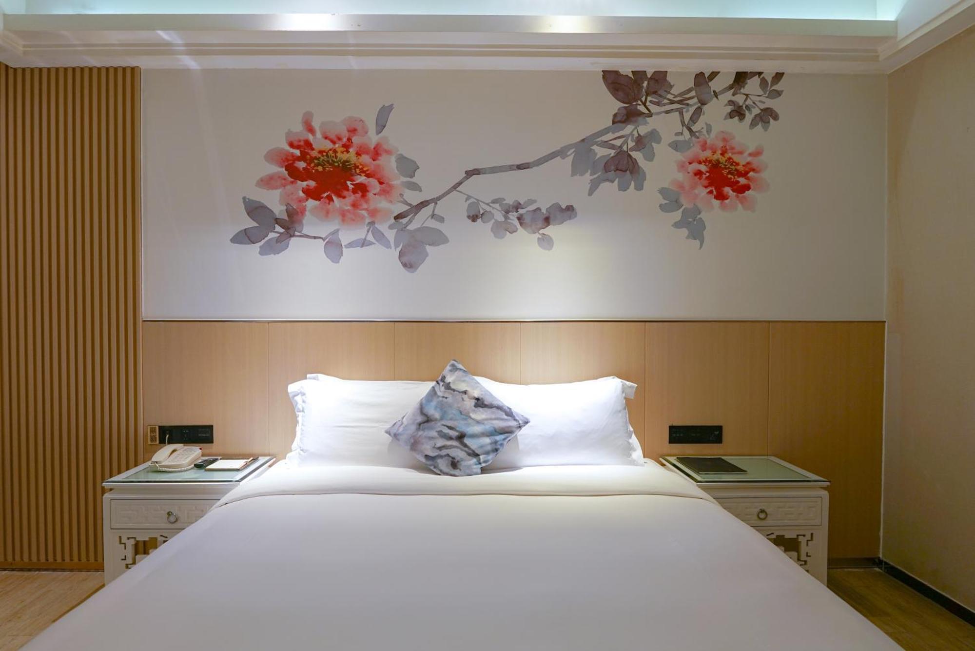 Paco Hotel-Guangzhou Tiyu Xilu Metro Branch Bagian luar foto