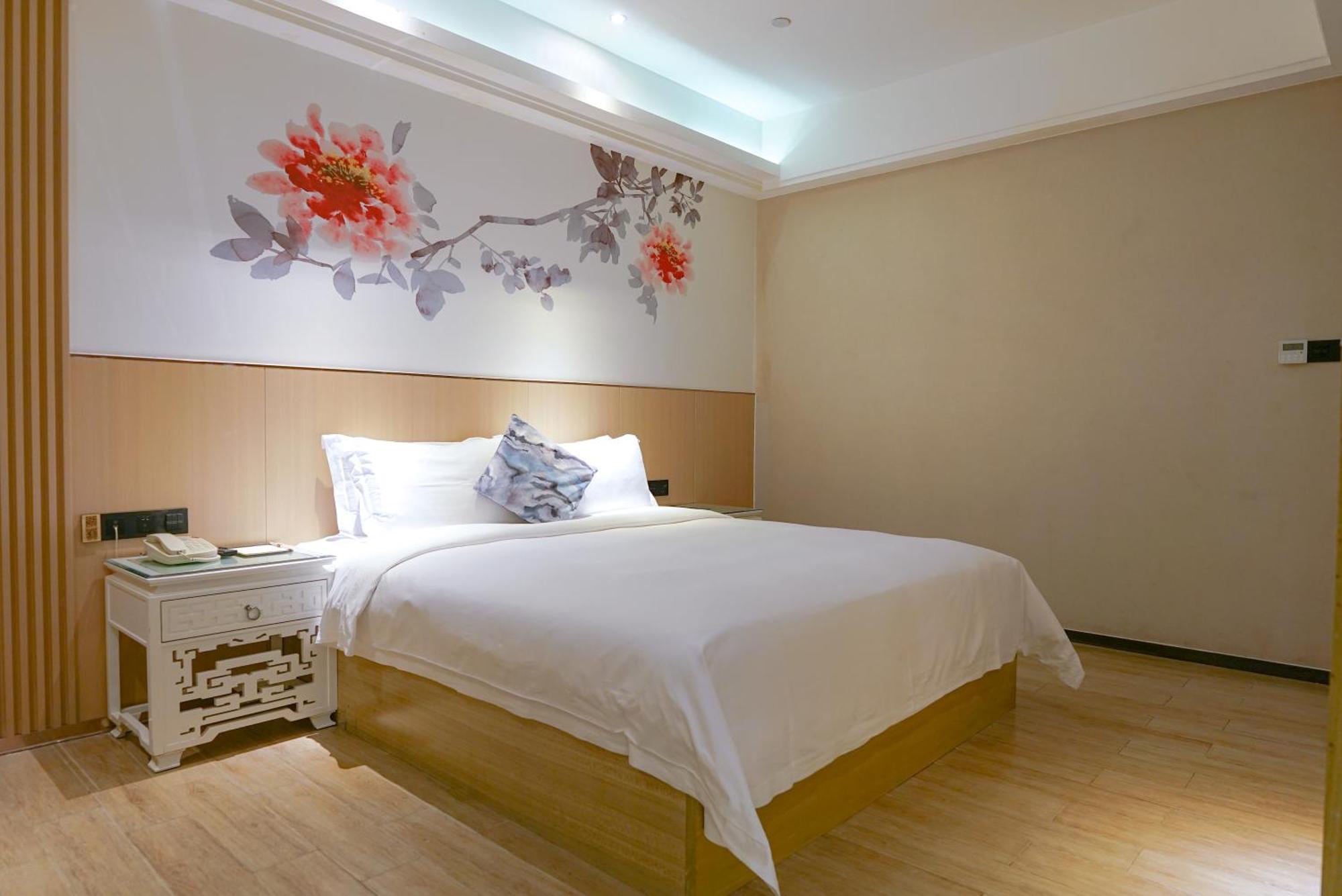 Paco Hotel-Guangzhou Tiyu Xilu Metro Branch Bagian luar foto