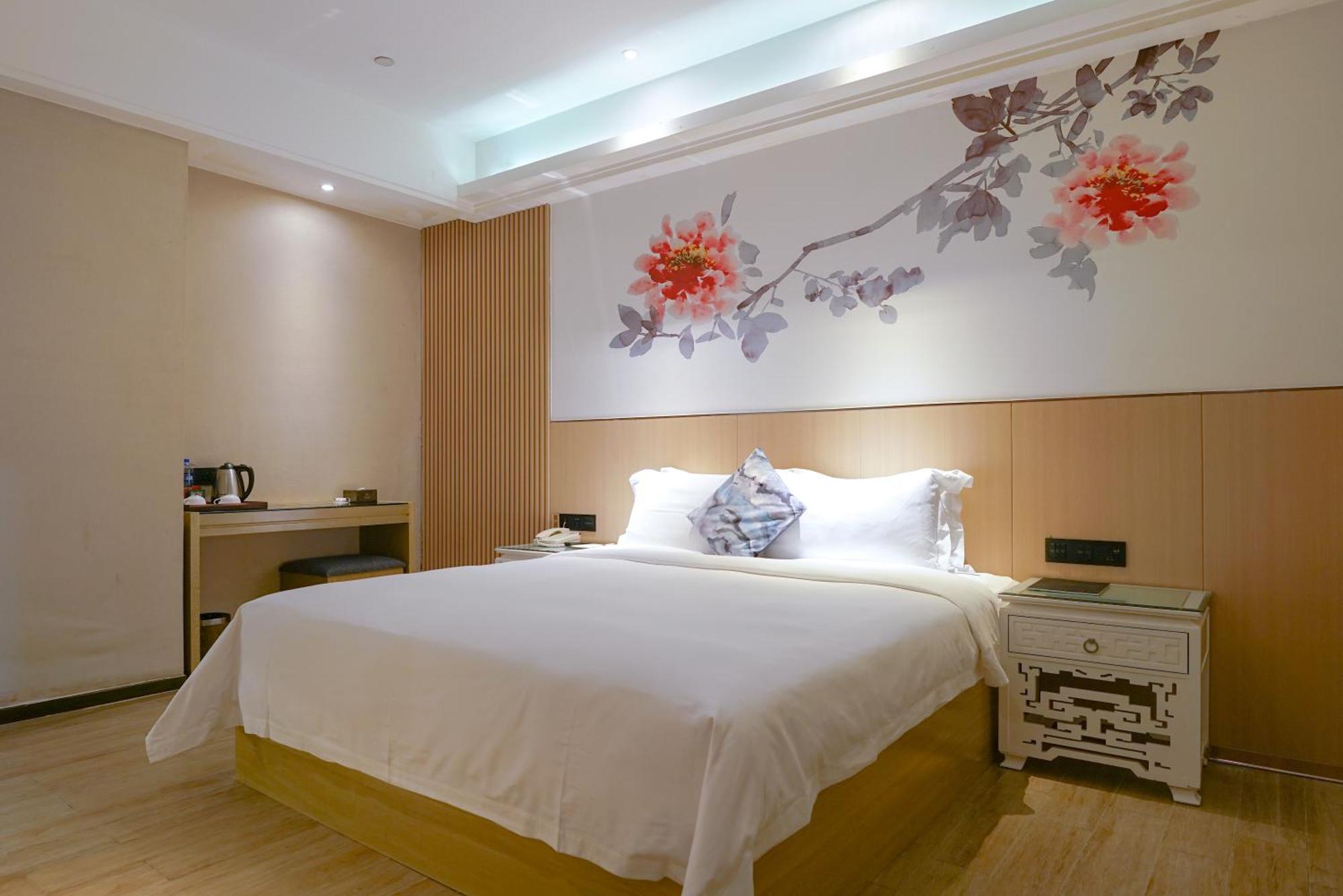Paco Hotel-Guangzhou Tiyu Xilu Metro Branch Bagian luar foto