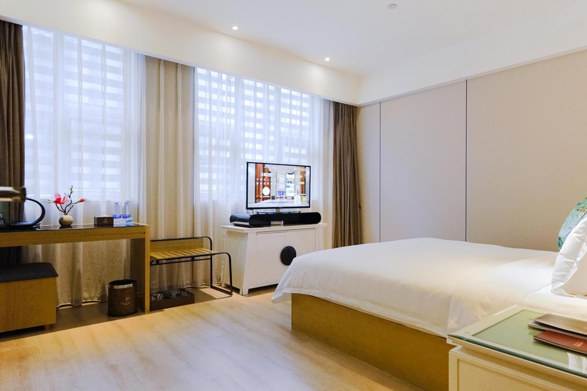 Paco Hotel-Guangzhou Tiyu Xilu Metro Branch Bagian luar foto