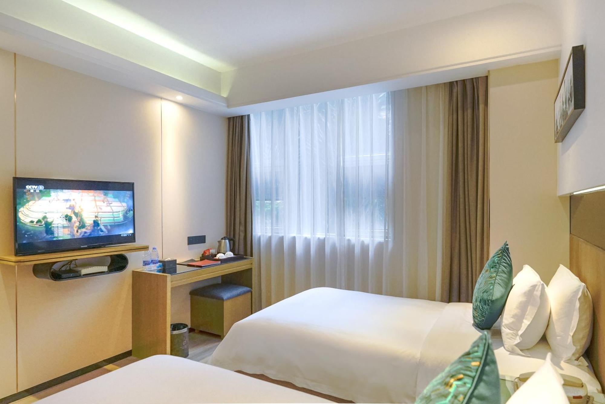 Paco Hotel-Guangzhou Tiyu Xilu Metro Branch Bagian luar foto