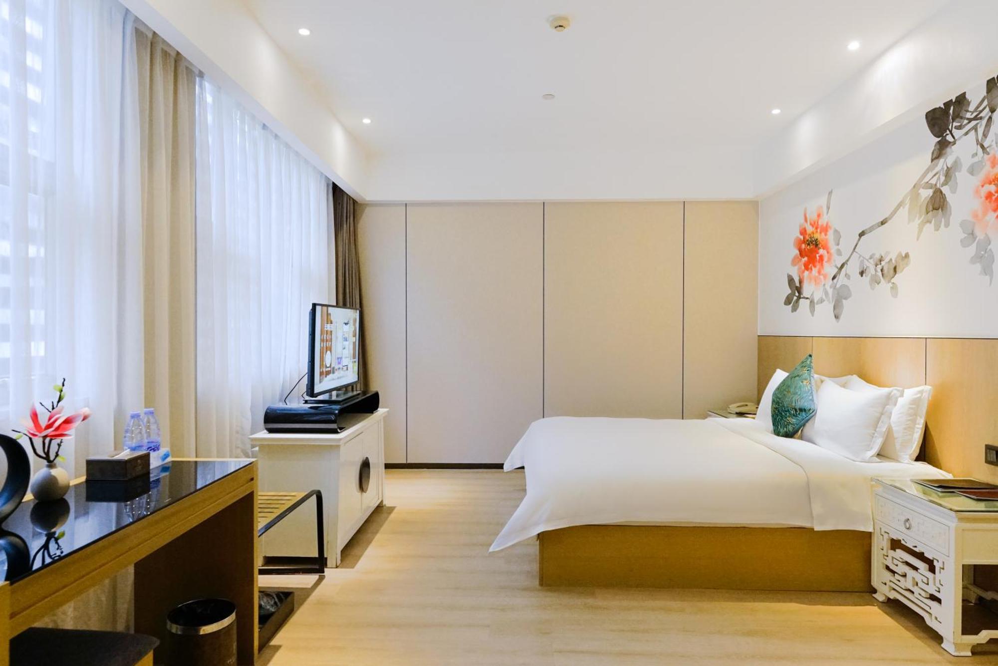 Paco Hotel-Guangzhou Tiyu Xilu Metro Branch Bagian luar foto
