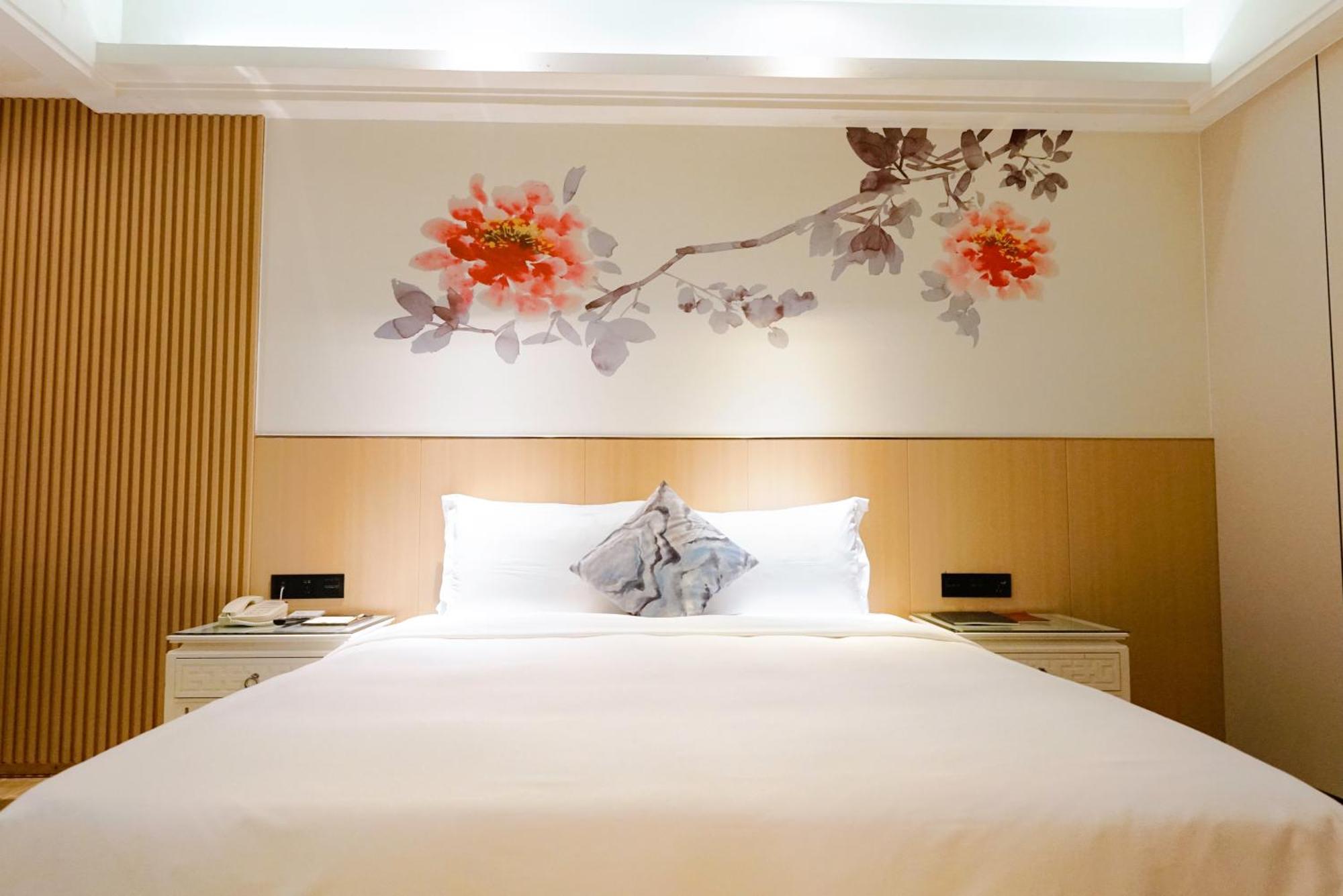 Paco Hotel-Guangzhou Tiyu Xilu Metro Branch Bagian luar foto