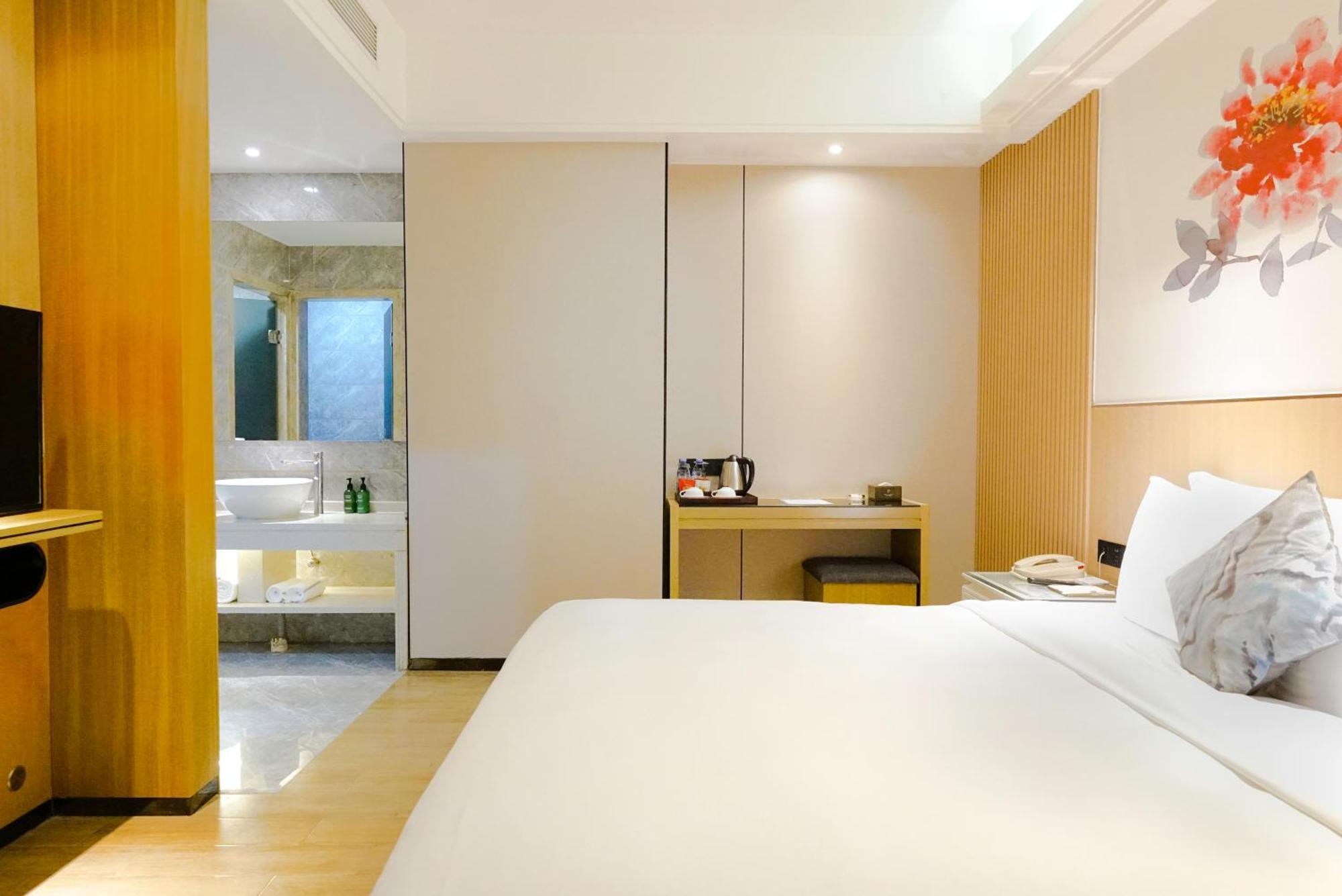 Paco Hotel-Guangzhou Tiyu Xilu Metro Branch Bagian luar foto