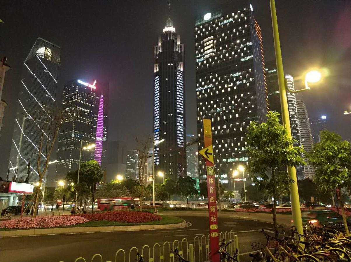 Paco Hotel-Guangzhou Tiyu Xilu Metro Branch Bagian luar foto