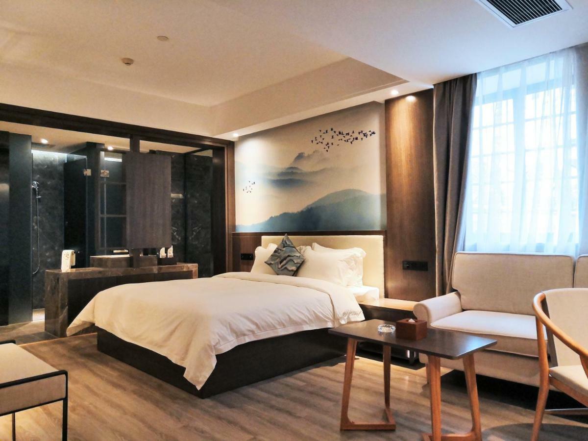 Paco Hotel-Guangzhou Tiyu Xilu Metro Branch Bagian luar foto