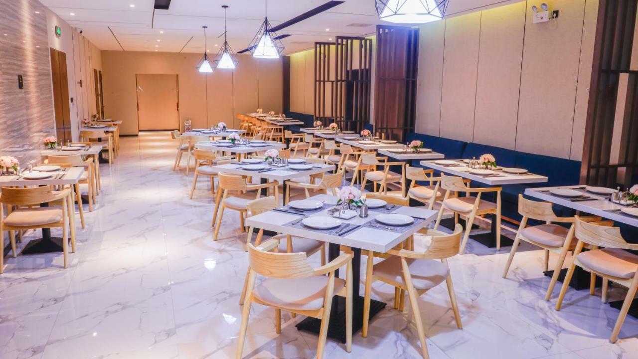 Paco Hotel-Guangzhou Tiyu Xilu Metro Branch Bagian luar foto