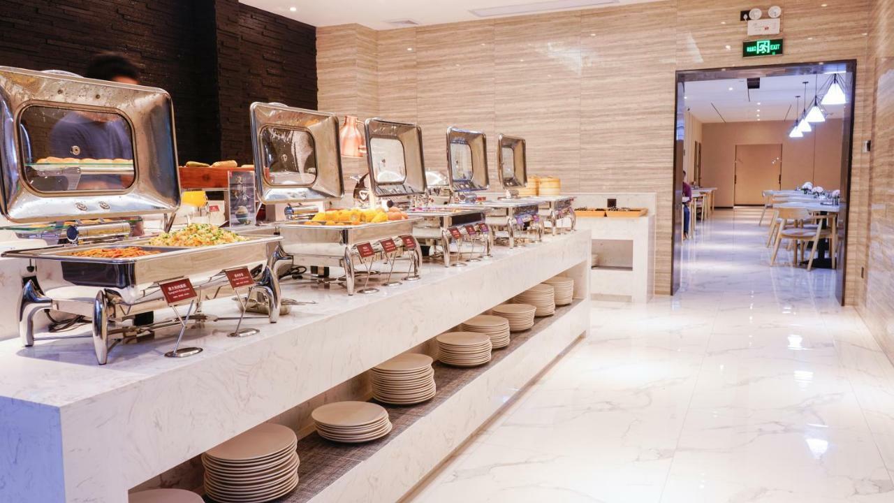 Paco Hotel-Guangzhou Tiyu Xilu Metro Branch Bagian luar foto